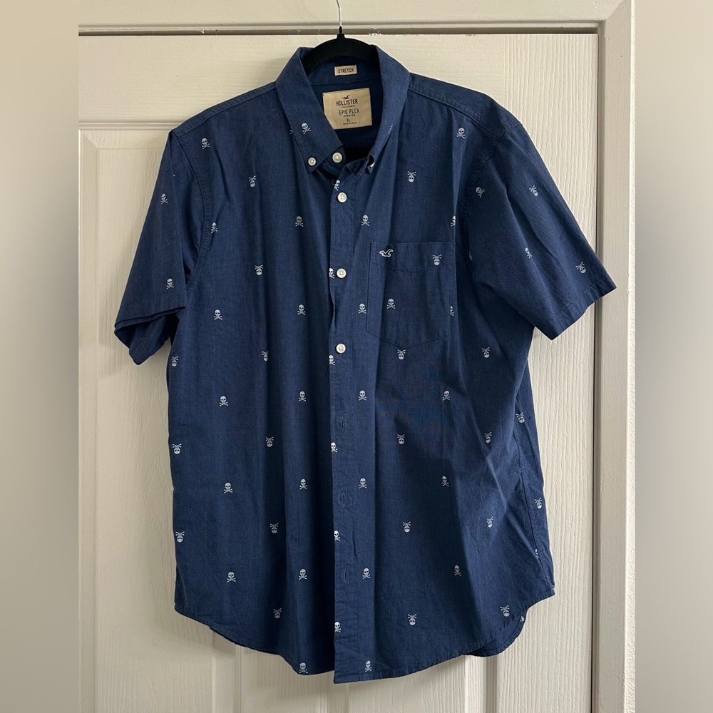 Hollister Dark Blue Men's Shirt with Skull Pattern